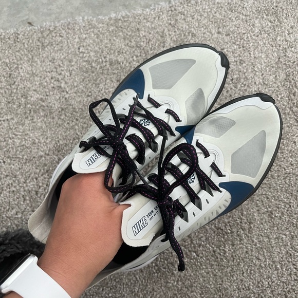 Nikes - Picture 3 of 4